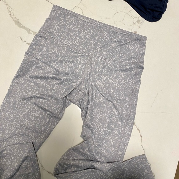 ATHLETA ~ Primrose Chaturanga Storm Leggings - Picture 6 of 7